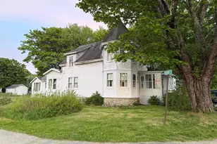 25 Pleasant St, Vinalhaven, ME 04863 - Photo 4
