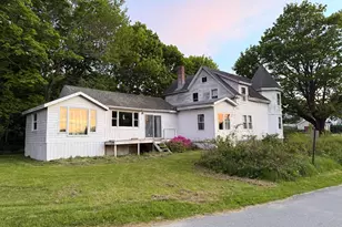 25 Pleasant St, Vinalhaven, ME 04863 - Photo 2