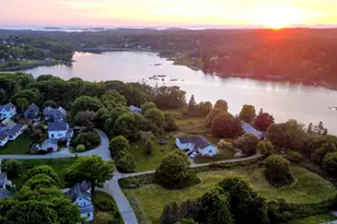 25 Pleasant St, Vinalhaven, ME 04863 - Photo 10