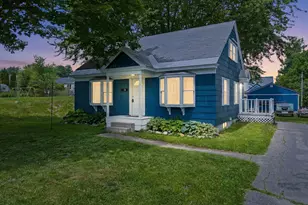 29 Sterling St, Waterville, ME 04901 - Photo 2