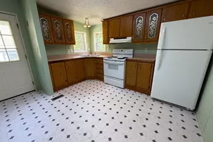 353 Controversy Ln, Waldoboro, ME 04572 - Photo 2
