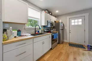 34-36 Pleasant St, Rockland, ME 04841 - Photo 10