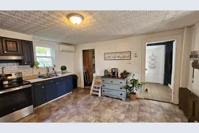 423 Hammond Street, Bangor, ME 04401 - Photo 4