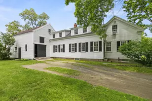 23 Portland St, Yarmouth, ME 04096 - Photo 2