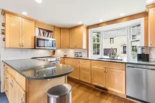 23 Portland St, Yarmouth, ME 04096 - Photo 16