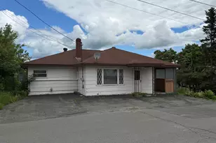 432 St Thomas St, Madawaska, ME 04756 - Photo 4
