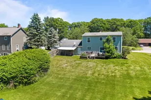 19 Hillcrest St, Hallowell, ME 04347 - Photo 2