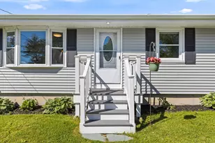 4 Queens Dr, Scarborough, ME 04074 - Photo 4