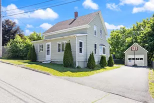 31 Dill St, Lewiston, ME 04240 - Photo 2
