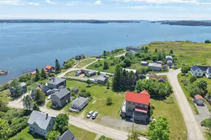 5 Franklin St, Eastport, ME 04631 - Photo 2