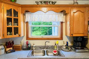 129 Summit St, Baileyville, ME 04694 - Photo 10