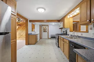 426 Hight Rd, Dayton, ME 04005 - Photo 10