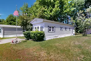 8 Ledgemere Ln, Lewiston, ME 04240 - Photo 2