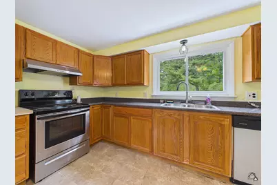207 Pleasant Street, Mechanic Falls, ME 04256 - Photo 12
