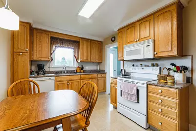 34 Thatcher Street, Thomaston, ME 04861 - Photo 4