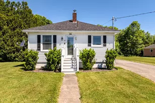 34 Thatcher St, Thomaston, ME 04861 - Photo 2