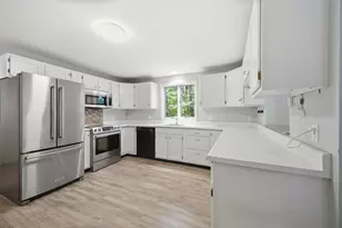 18 Cape Woods Dr, Cape Elizabeth, ME 04107 - Photo 10