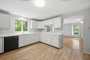 18 Cape Woods Dr, Cape Elizabeth, ME 04107 - Photo 8