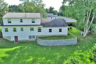 33 Maple St, Houlton, ME 04730 - Photo 4