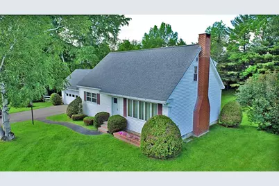 33 Maple Street, Houlton, ME 04730 - Photo 2