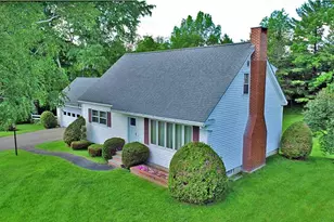 33 Maple St, Houlton, ME 04730 - Photo 2