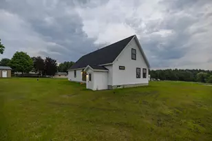 319 Harmons Corner Rd, Auburn, ME 04210 - Photo 8