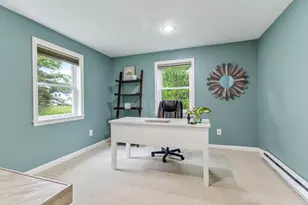 27 Gail Ln, Yarmouth, ME 04096 - Photo 4