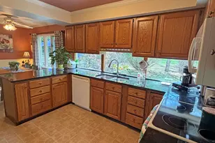 79 Park St, Ellsworth, ME 04605 - Photo 10