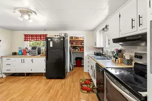 22 Pendleton St, Brewer, ME 04412 - Photo 12