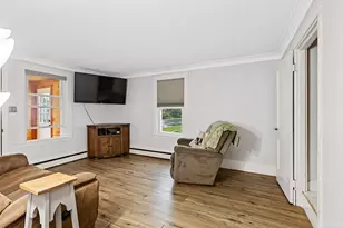 33 Cottage St, Fairfield, ME 04901 - Photo 10