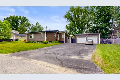 26 Columbia Street, Lewiston, ME 04240 - Photo 2