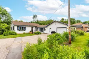 3 Willow Ln, Kennebunk, ME 04043 - Photo 2