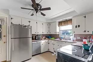 24 Cottage St, Fairfield, ME 04937 - Photo 10