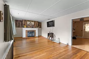 24 Cottage St, Fairfield, ME 04937 - Photo 4