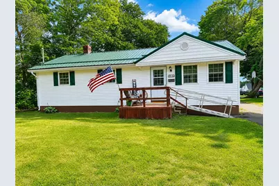 25 1/2 Elm Street, East Millinocket, ME 04430 - Photo 2