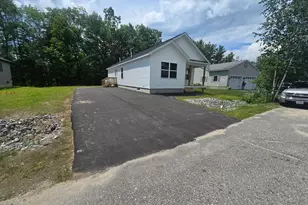 17 Streamside Dr, Auburn, ME 04210 - Photo 2