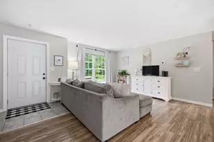 41 Daffodil Ln, Cumberland, ME 04021 - Photo 4