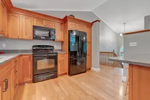 1 Hillcrest Dr, Sanford, ME 04083 - Photo 8