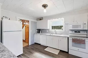 45 Pleasant St, Winthrop, ME 04364 - Photo 8