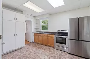 643 Main St, Lewiston, ME 04240 - Photo 14