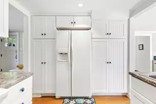 27 Somerset Ave, Old Orchard Beach, ME 04064 - Photo 14