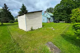 9 Perry St, Lincoln, ME 04457 - Photo 4