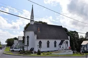 103 Spring St, Dexter, ME 04930 - Photo 2