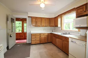 633 Prospect Ave, Rumford, ME 04276 - Photo 8