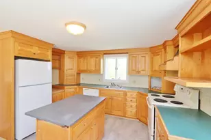 8 Strawberry Ln, Rockport, ME 04856 - Photo 10