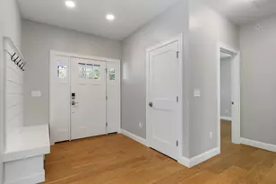 8 Cottonwood Cir, Wells, ME 04090 - Photo 4