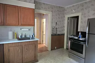 36 Cottage St, Bangor, ME 04401 - Photo 4