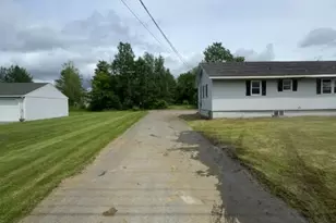 324 Stinson St, Pittsfield, ME 04967 - Photo 12