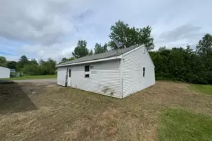324 Stinson St, Pittsfield, ME 04967 - Photo 18