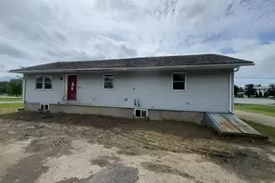 324 Stinson St, Pittsfield, ME 04967 - Photo 6